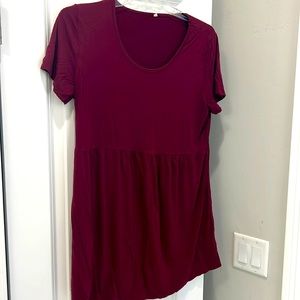 Maternity Womens short Sleeve wine colored Top - size Xl
